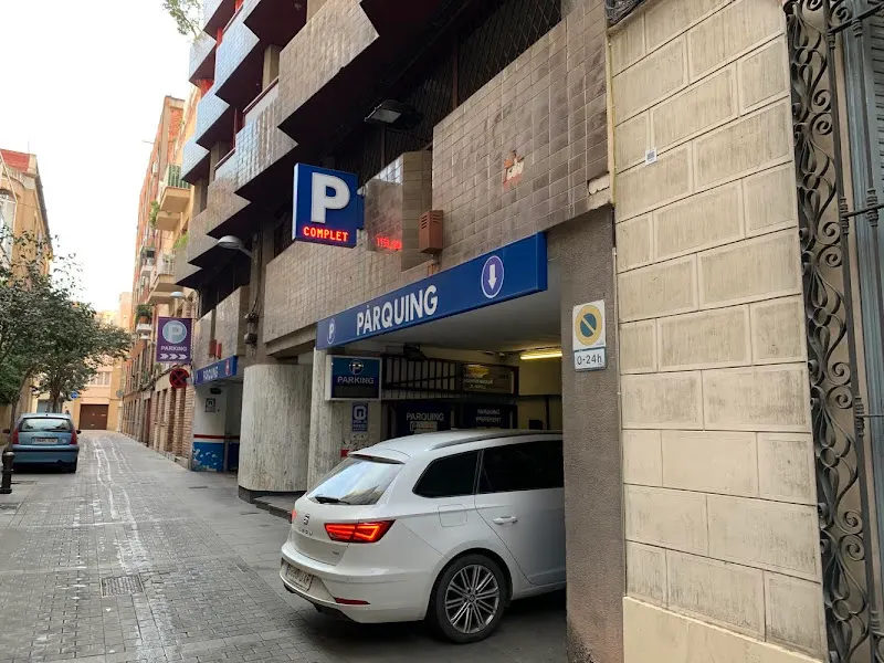 Augusta - Plaça Molina