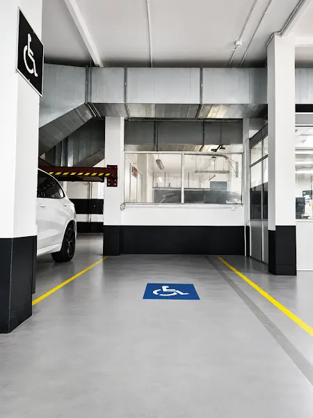 Parking Clubö Bruniquer Gràcia. ¡Höla!.