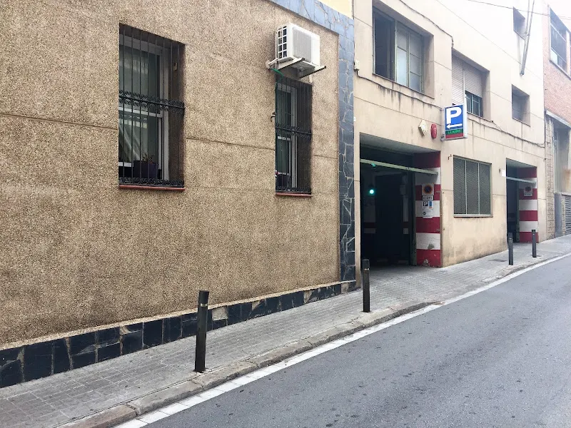 Parking a Gràcia - Aparcamiento cubierto en Barcelona - foto 2