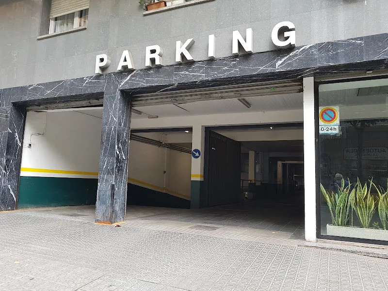 Garajes I Talleres Mas SL - Aparcamiento público en Barcelona - foto 2