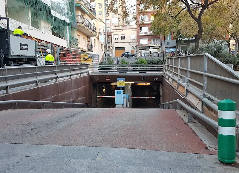 Plaza del Guinardó, 6 Garage - Aparcamiento en Barcelona - foto 2