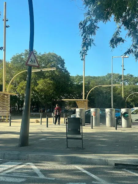 Zona de aparcamiento reservada para motos - Aparcamiento para motos en Barcelona - foto 2