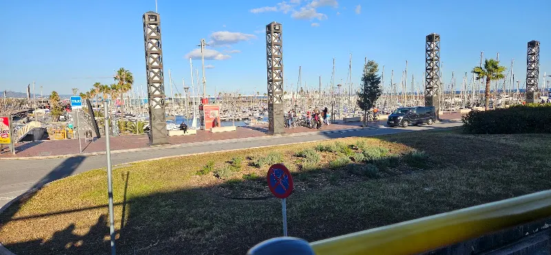 [P] Zona de aparcamiento reservada para motos