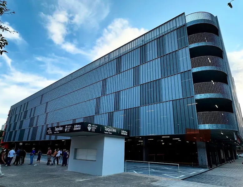 Aparcamiento Roig Arena - Aparcamiento público en Valencia - foto 2