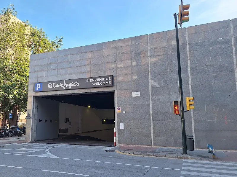 Aparcamiento Dunnes Stores en Málaga
