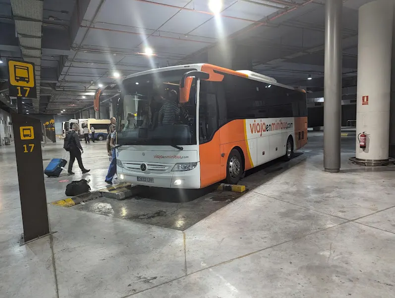 Estación De Autobuses Aeropuerto - Aparcamiento cubierto en Málaga - foto 2
