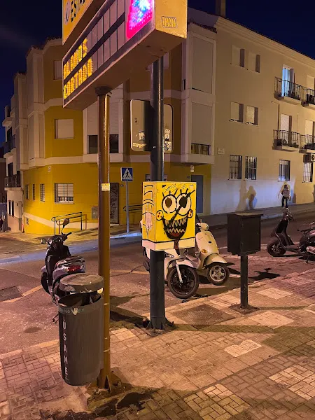 Zona de aparcamiento reservada para motos - Aparcamiento para motos en Málaga - foto 2