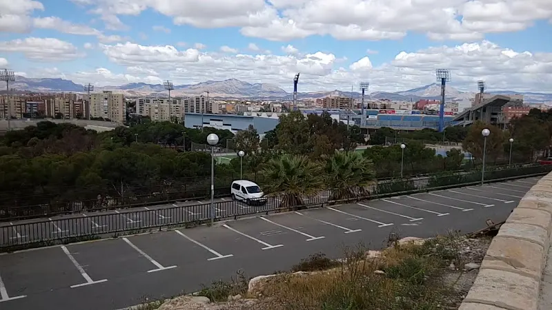 Aparcamiento de motos - Aparcamiento en Alicante - foto 2