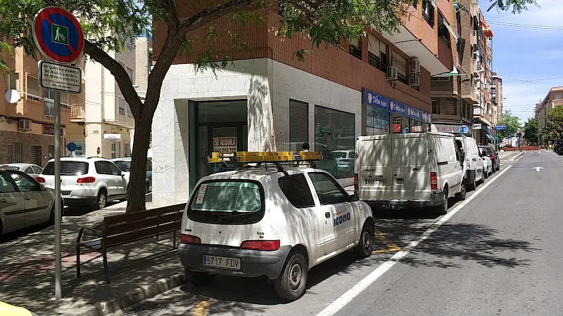 Carga Y Descarga C.Alcalde Suarez - Aparcamiento en Alicante - foto 2