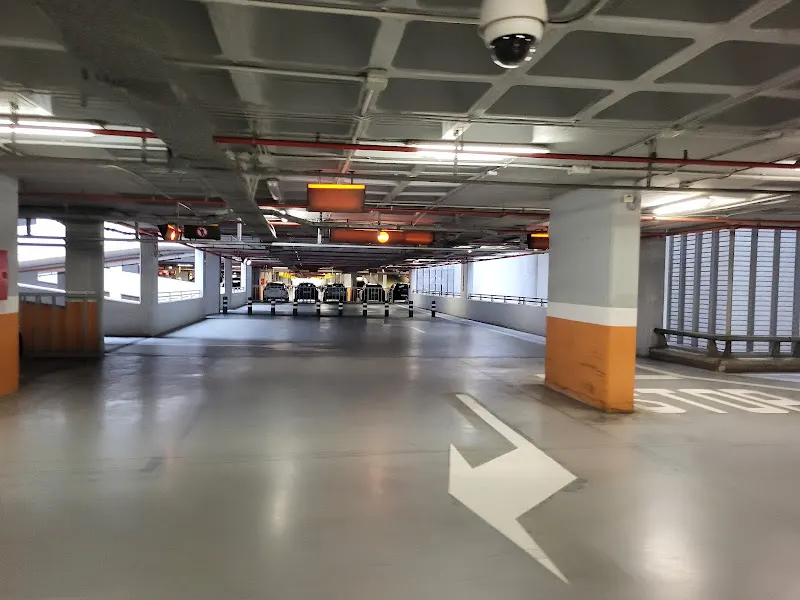 Parking Preferente - Aeropuerto de Alicante-Elche Miguel Hernández (ALC)
