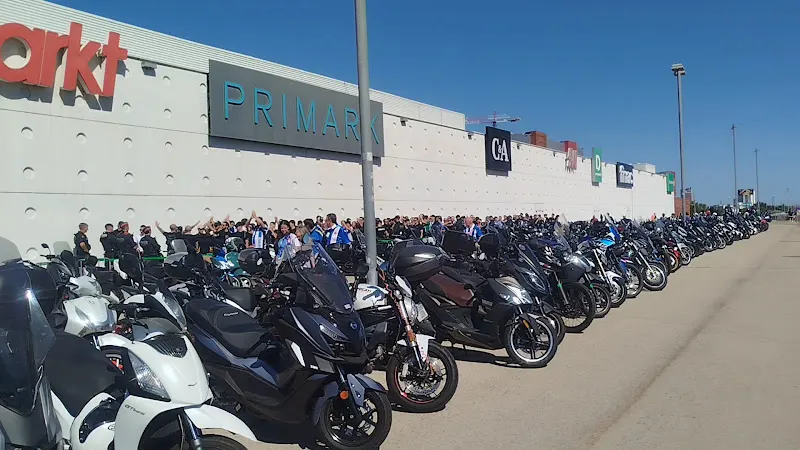 Zona de aparcamiento reservada para motos - L'Hospitalet de Llobregat