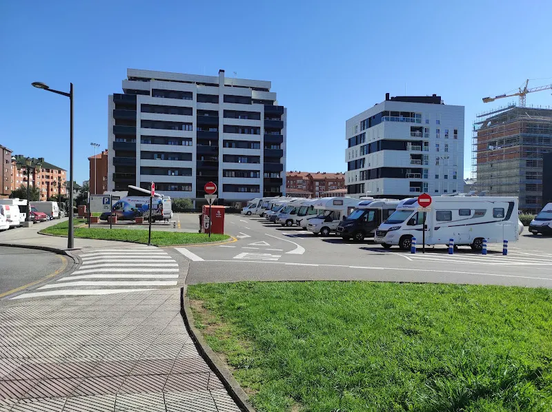 Parking Autocaravanas - Aparcamiento en Oviedo - foto 2