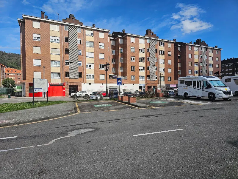 Área de Servicios y Pernocta de Autocaravanas - Camping para caravanas en Oviedo - foto 2