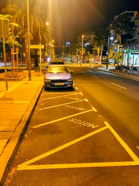 Aparcamiento para motos - Aparcamiento para motos en Santa Cruz de Tenerife - foto 2