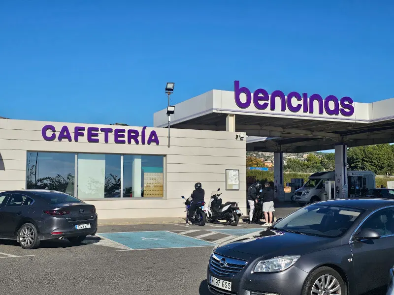 Aparcamiento Clientes Bencinas - Aparcamiento en Jana (la) - foto 2