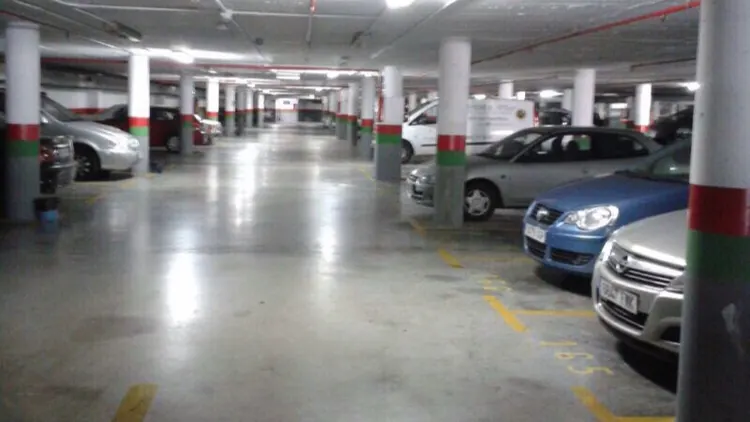 Parking Los Cipreses Marbella - Aparcamiento público en Marbella - foto 2