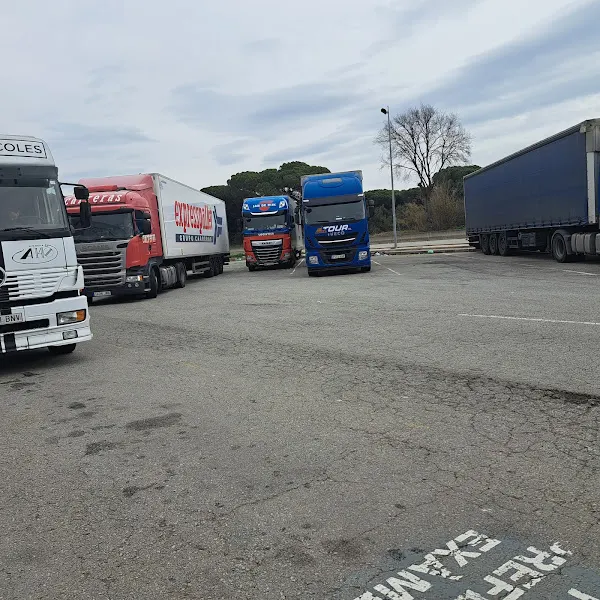 Parquing Público para Camiones y Autocares - Aparcamiento gratuito en Montmelo - foto 2