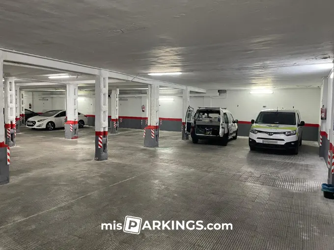 [P] Parking Plaza de los Cubos - Martín de los Heros