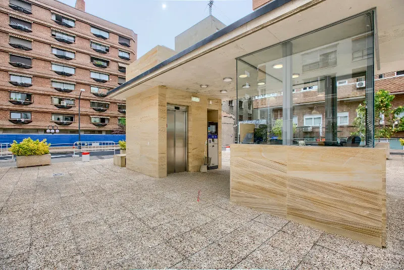 Parking Rafael Calvo 31 B