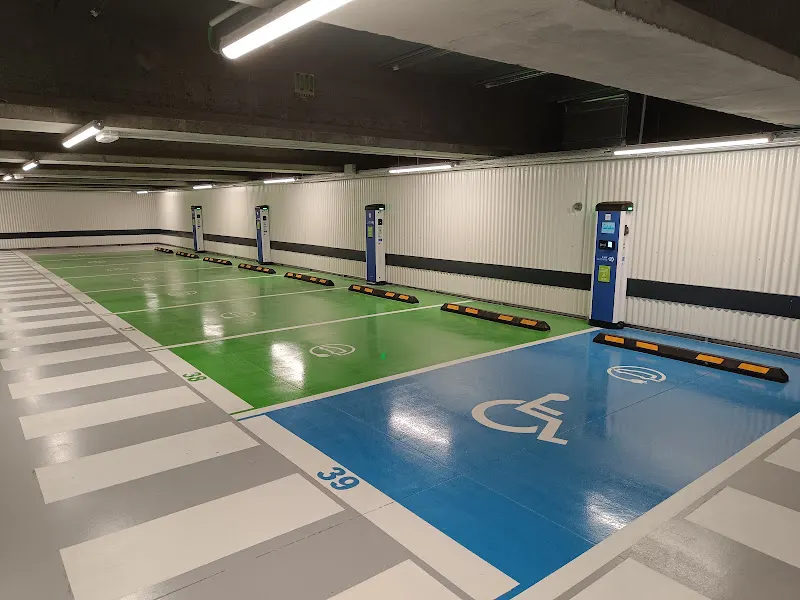 Paseo Artilleros 360 (Hub de Movilidad EMT) - Madrid
