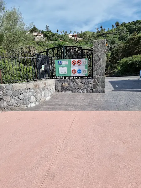 Parking Jardín Botánico Canario "Viera y Clavijo" - Aparcamiento gratuito en Santa Brigida - foto 2