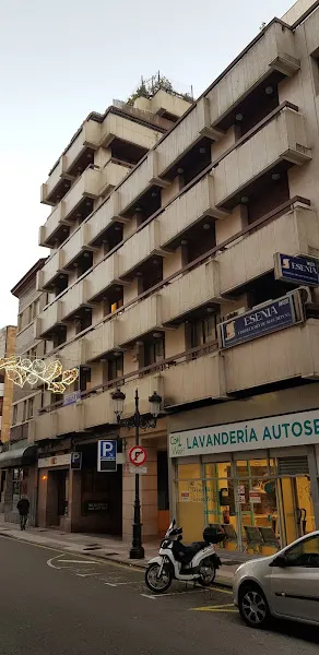 C. Manuel García Conde, 8 Garaje