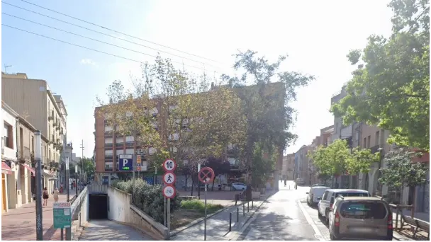 Mercat Xines Parking - Aparcamiento en Sabadell - foto 2
