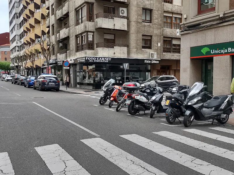 Aparcamiento para motos - León