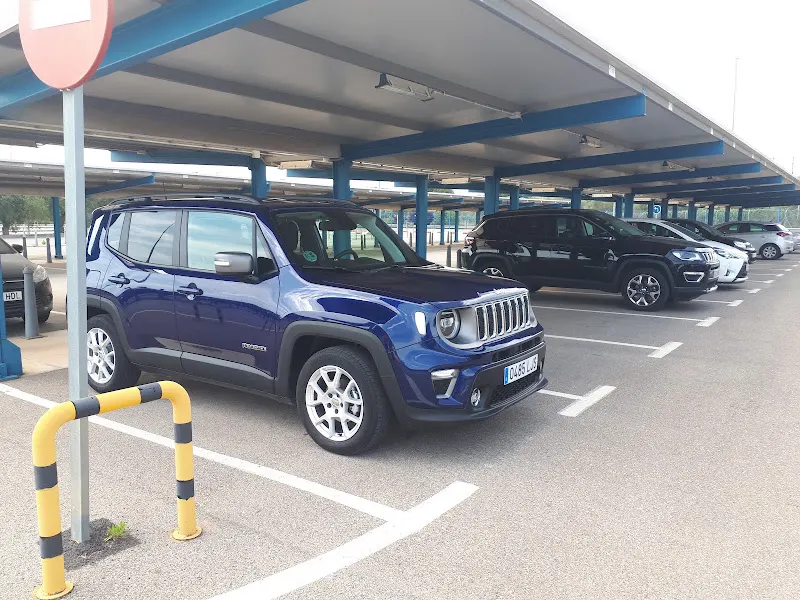 ParkingAeropuerto de Reus - Aparcamiento público en Tarragona - foto 2