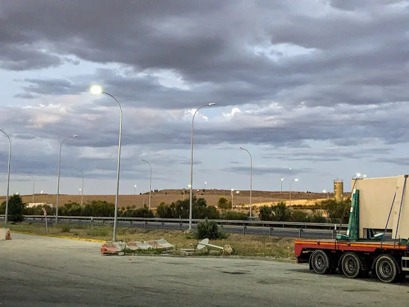 Truck Parking - Aparcamiento gratuito en Madrid - foto 2
