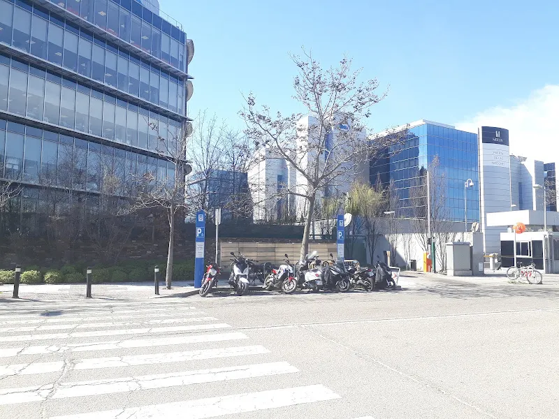 Zona de aparcamiento reservada para motos - Madrid