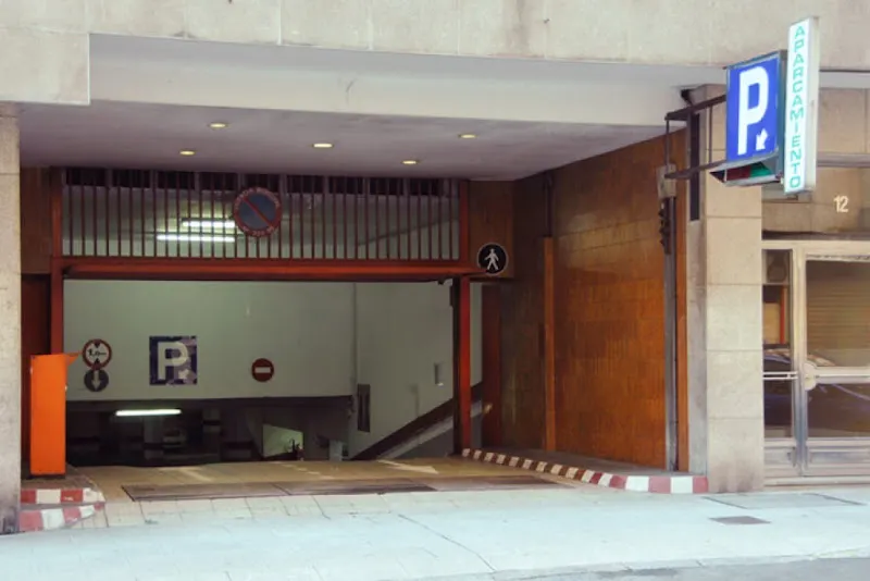 Parking San Fernando - Aparcamiento cubierto en Santiago de Compostela - foto 2